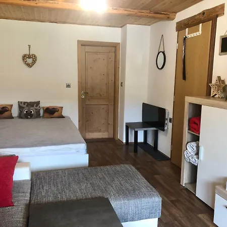 Apartmán s výhledem na Jezerní stěnu Železná Ruda Esterno foto