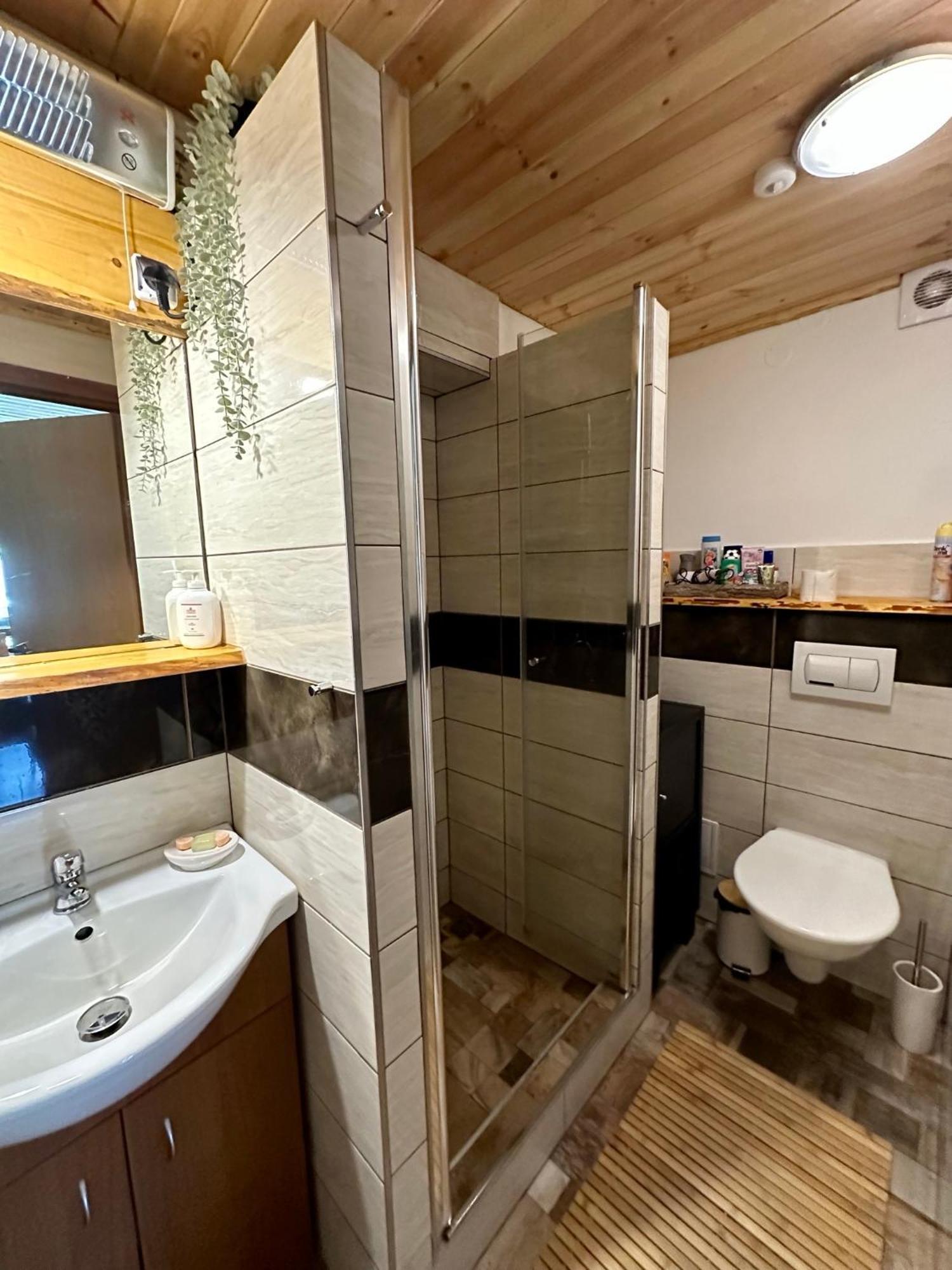 Apartment S Vyhledem Na Jezerni Stenu